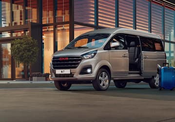 Новый минивэн АвтоВАЗа уже на рынке: в Санкт-Петербурге продан первый SKM M7